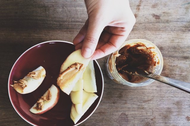 apples and peanut butter